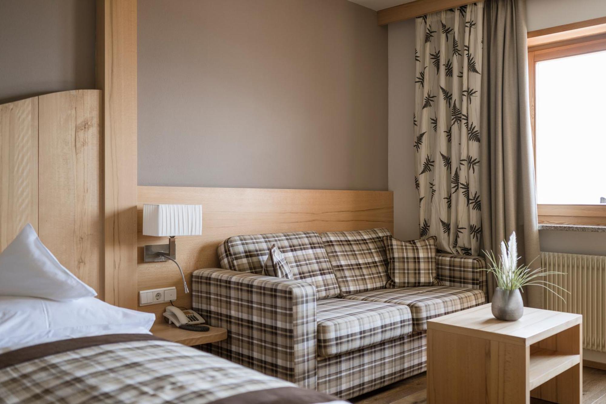 Landsitz Stroblhof Hotel Тироло Екстериор снимка
